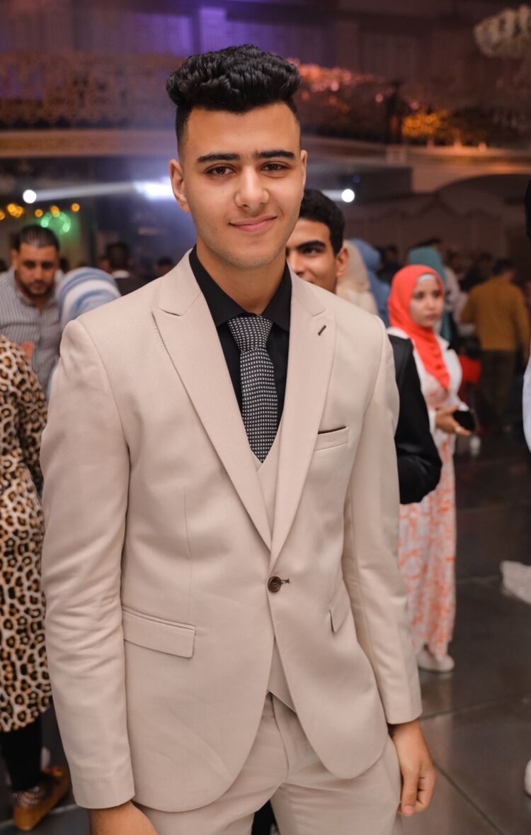  42183991  Mohamed, 20 ,    