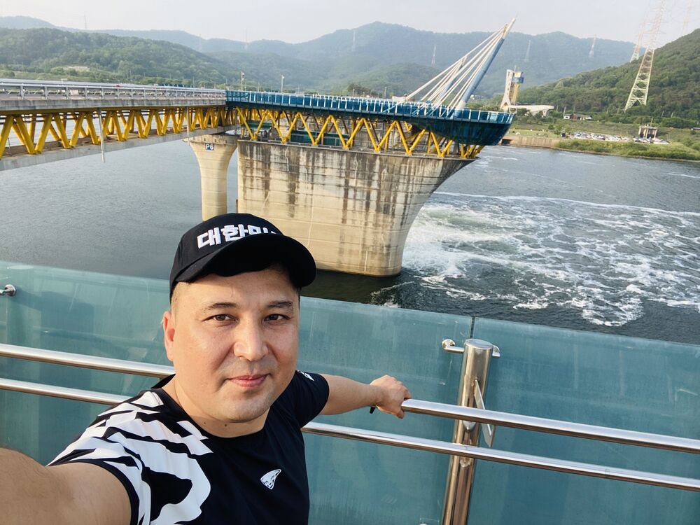  24037221  John, 40 ,    