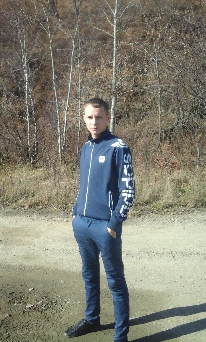  13477581  Valek, 31 ,    
