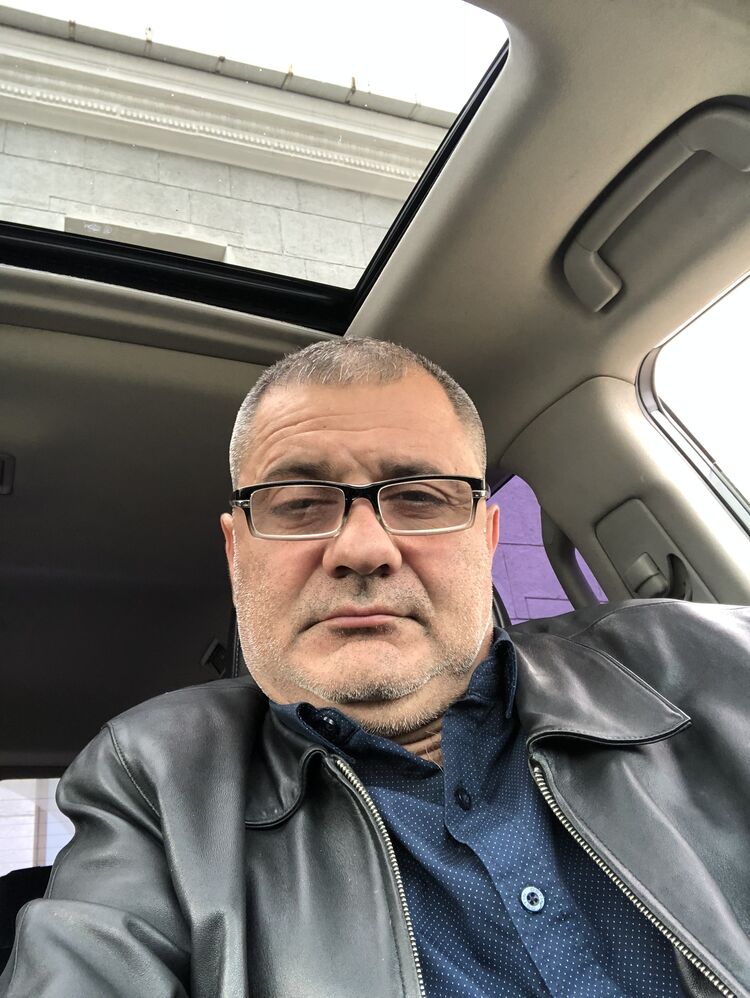  28039171  Voka, 53 ,    