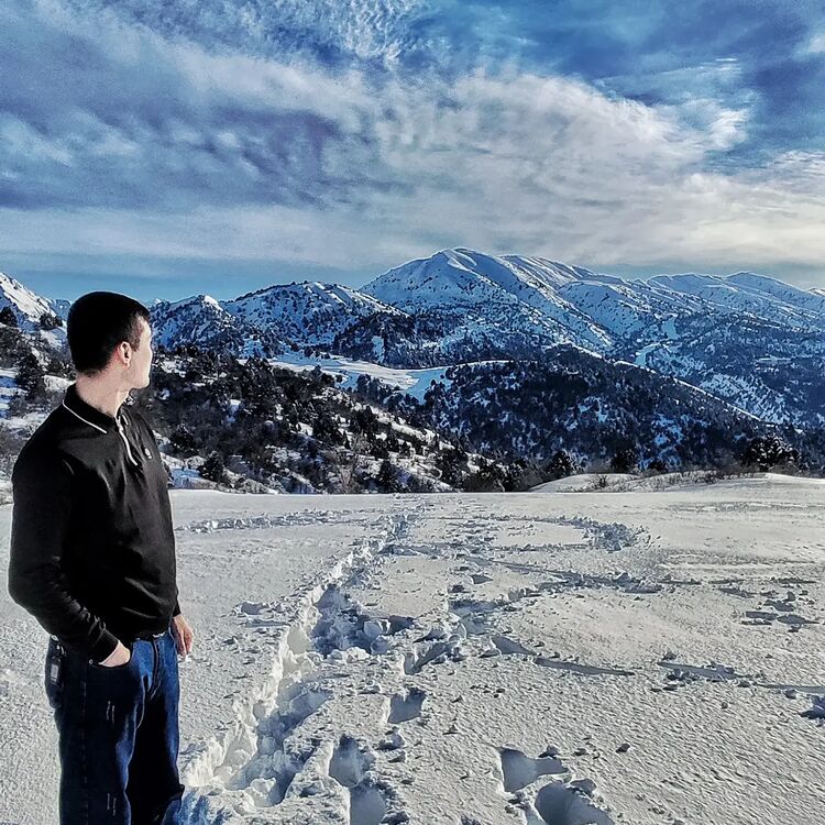  32479141  Abbos, 25 ,    