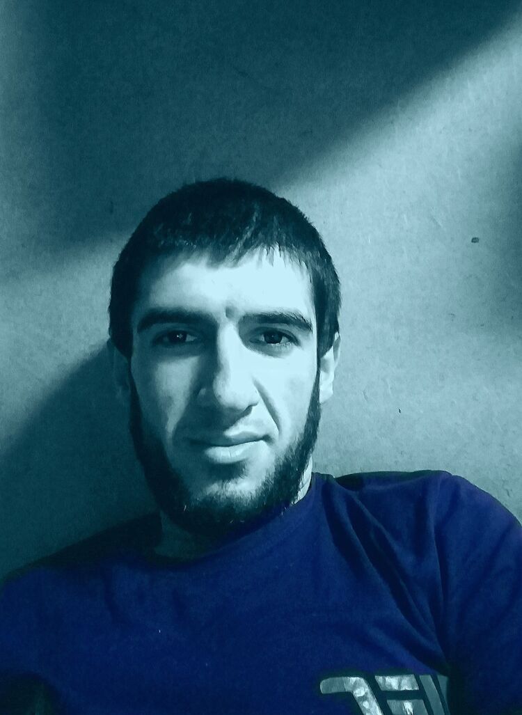  18329751  Azamjon, 28 ,    