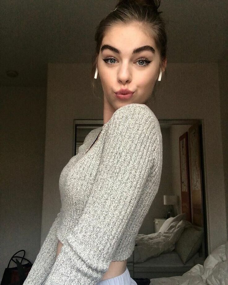  28770981  Arianna, 25 ,    