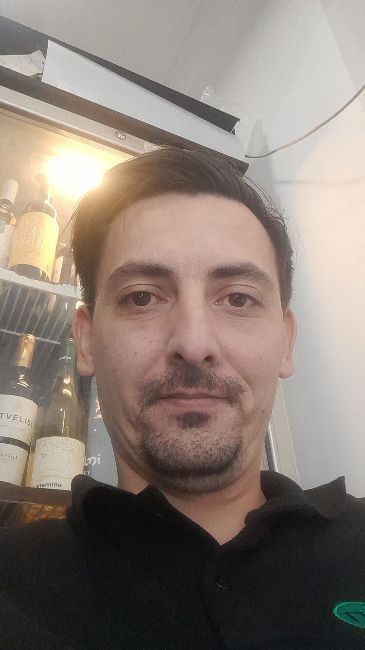  54634791  Gaspar, 37 ,    