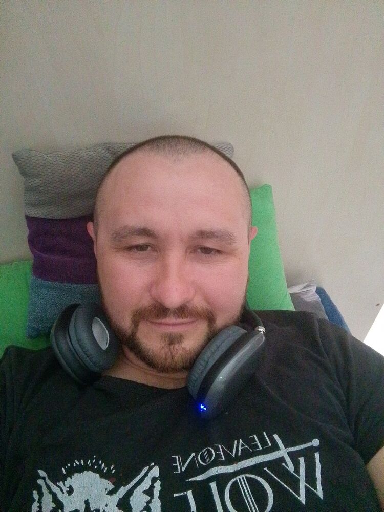  49865761  , 40 ,    
