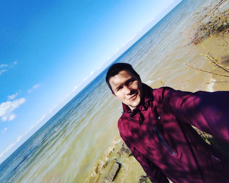  22711371  Yevhen, 34 ,    