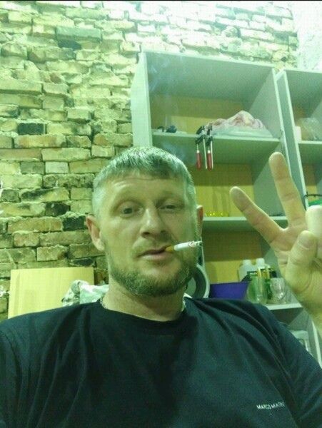  27359061  Roman, 45 ,    