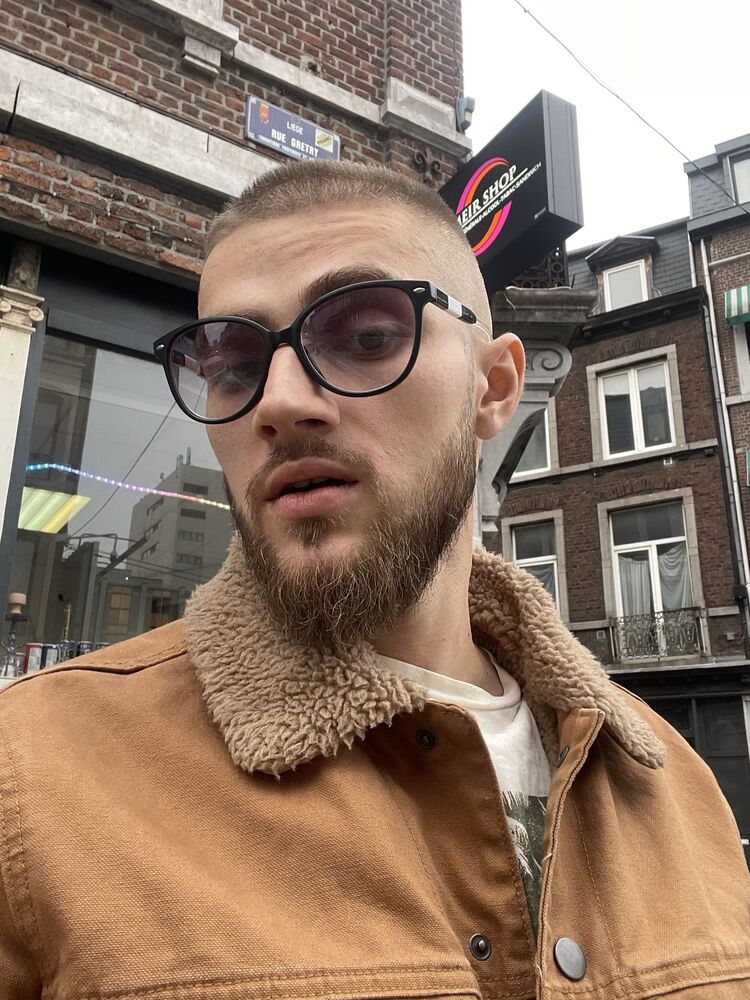  26178681  , 28 ,    Soho