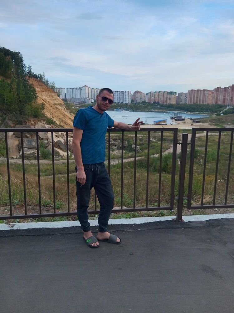  46423191  Sergej, 34 ,    