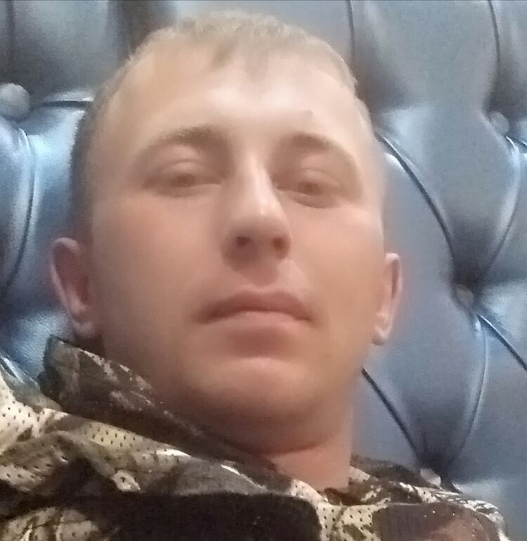  27345441  Viktor, 34 ,     