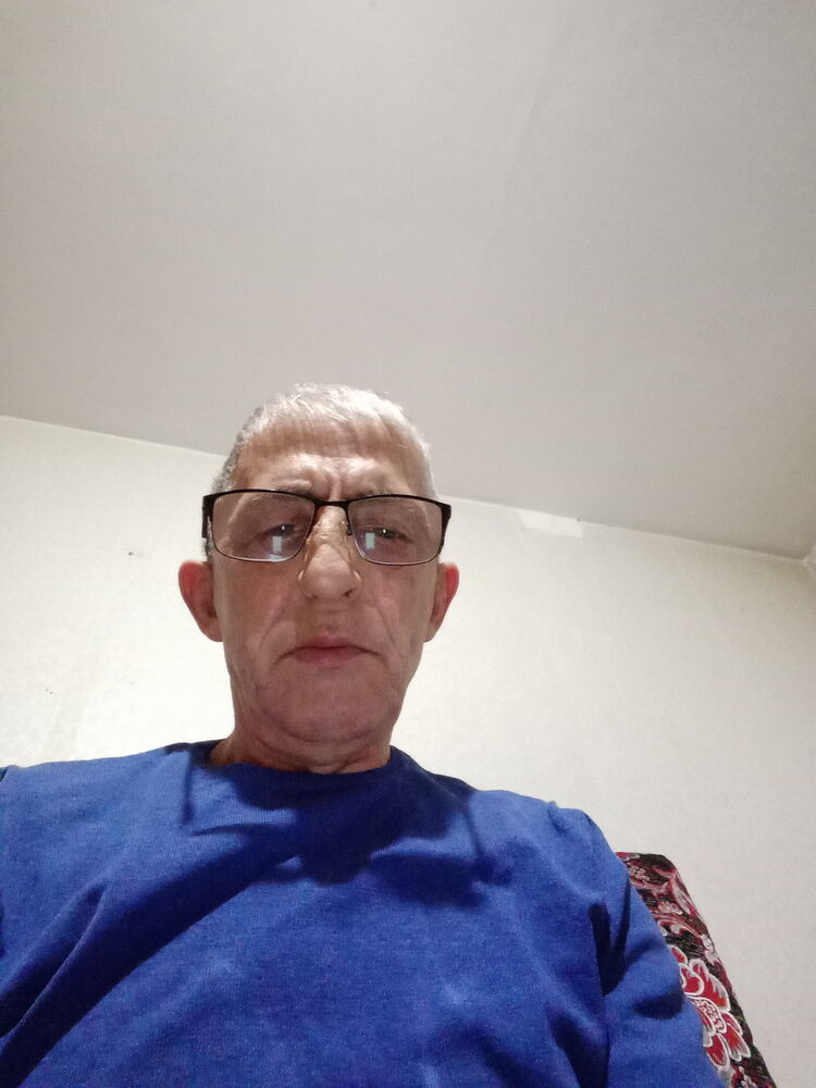  26200181  Petr, 65 ,    