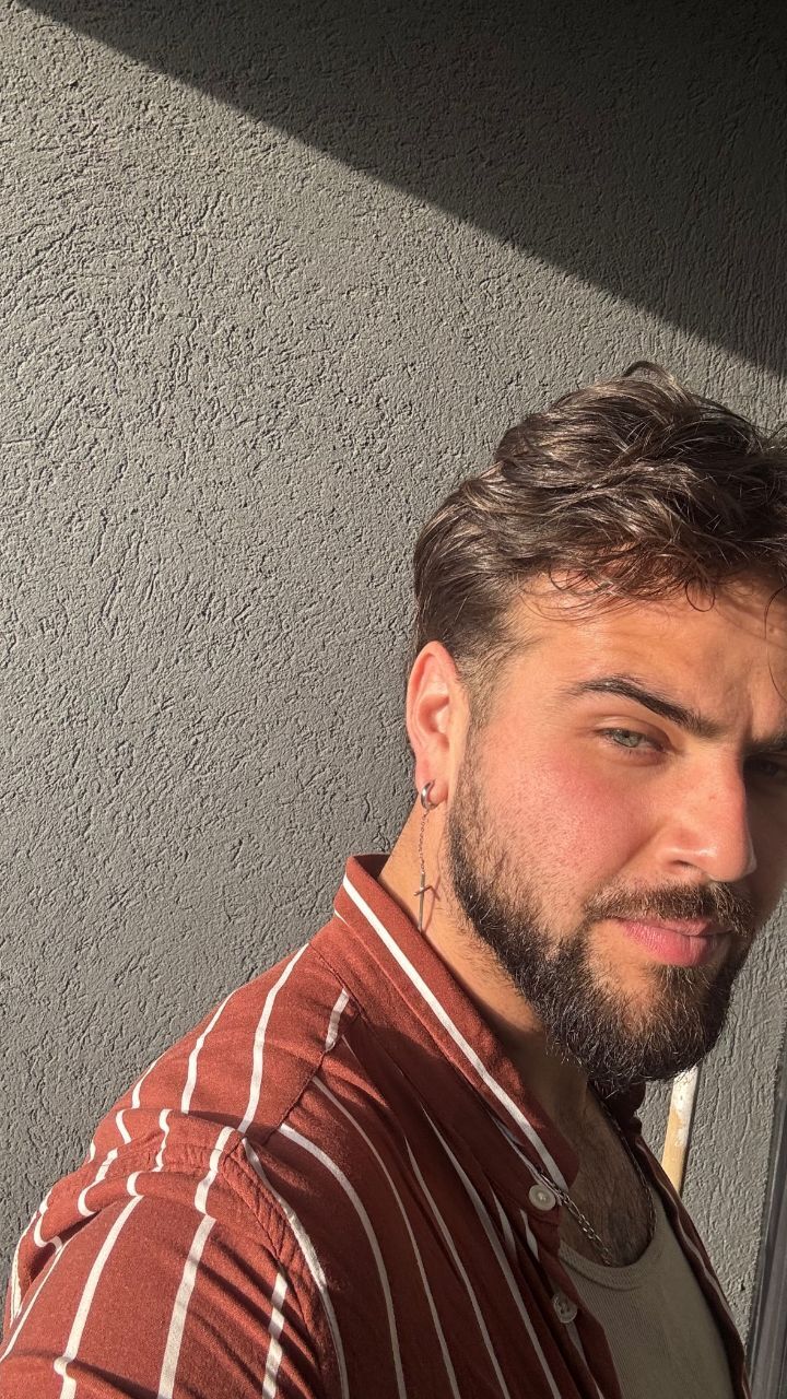  52847241  , 33 ,    
