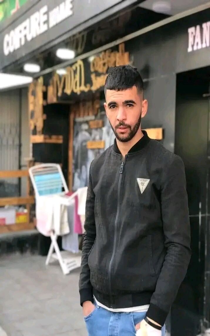  35824291  Massi, 24 ,    Algiers