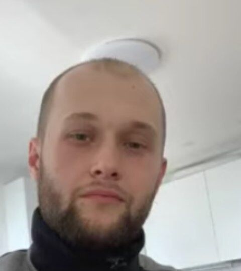  33362501  Mustafo, 25 ,    