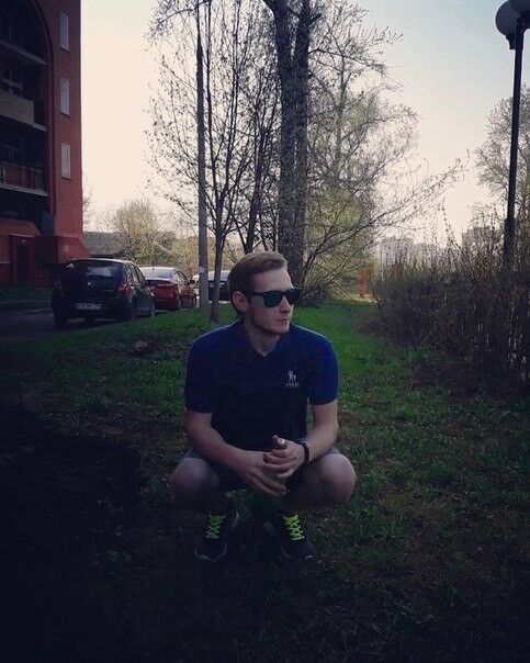  ,   Maxim, 44 ,   ,   , c 