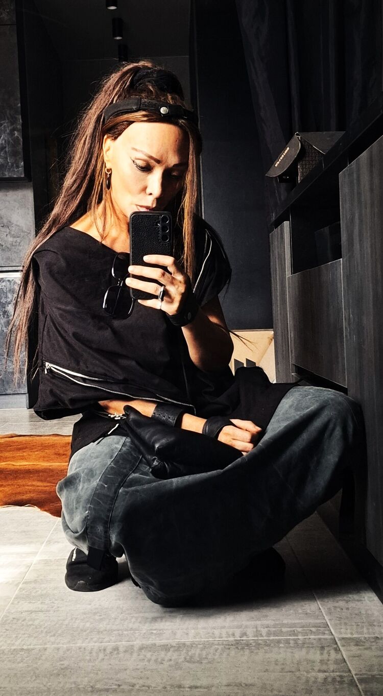  45453531  Lana, 44 ,     