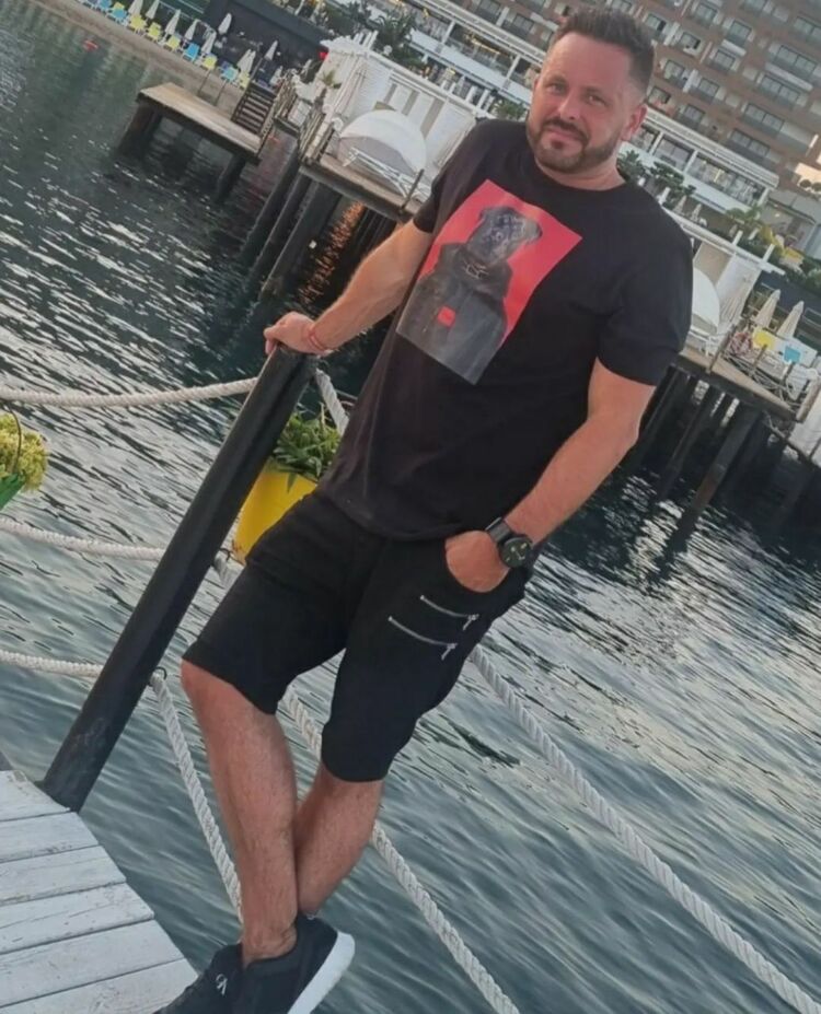  51263941  Vlad, 43 ,    
