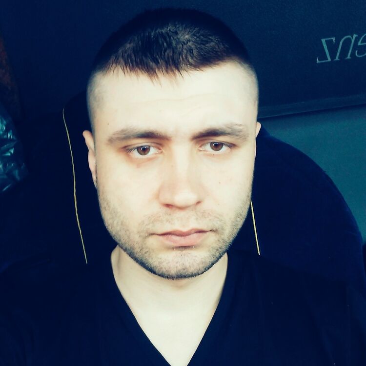  12674871  Sergiu, 36 ,    