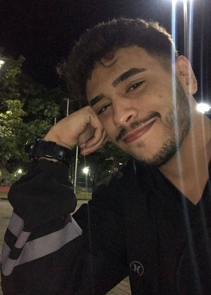  48074031  Kamil, 26 ,    