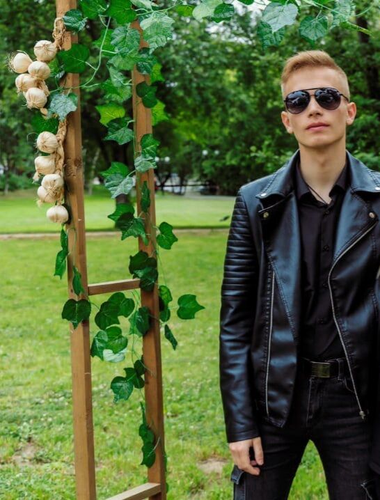  28067621  , 25 ,    -