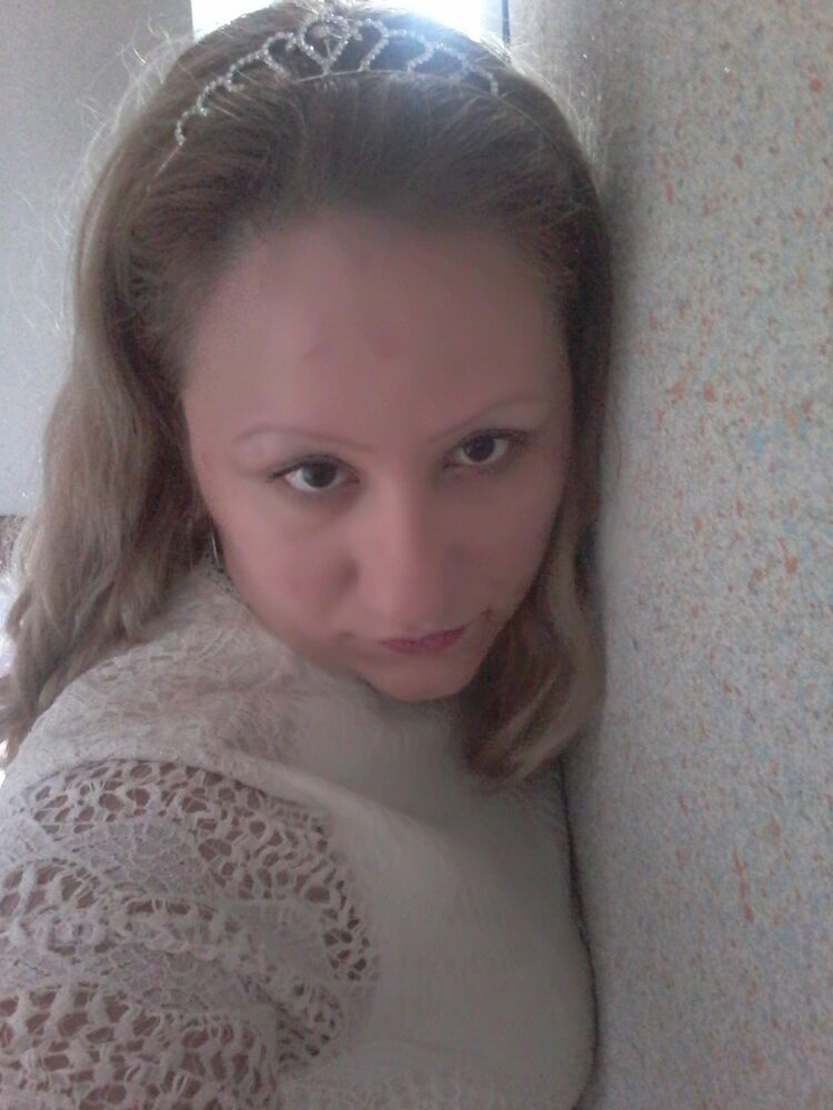  35278221  Lena, 33 ,    