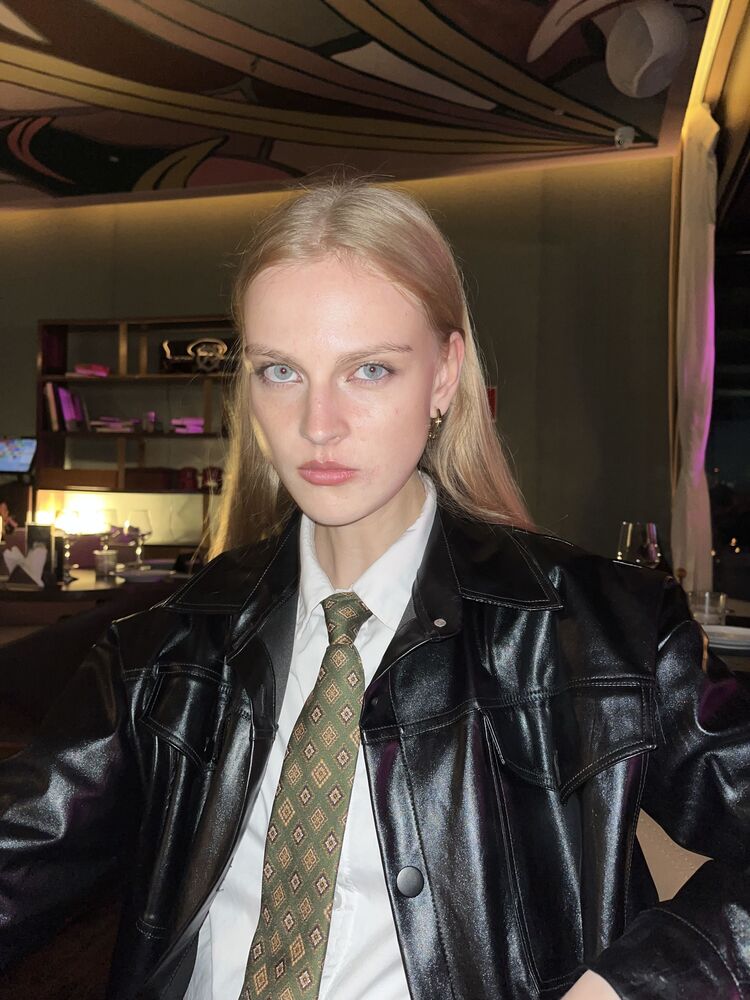  53199761  Dasha, 18 ,    -