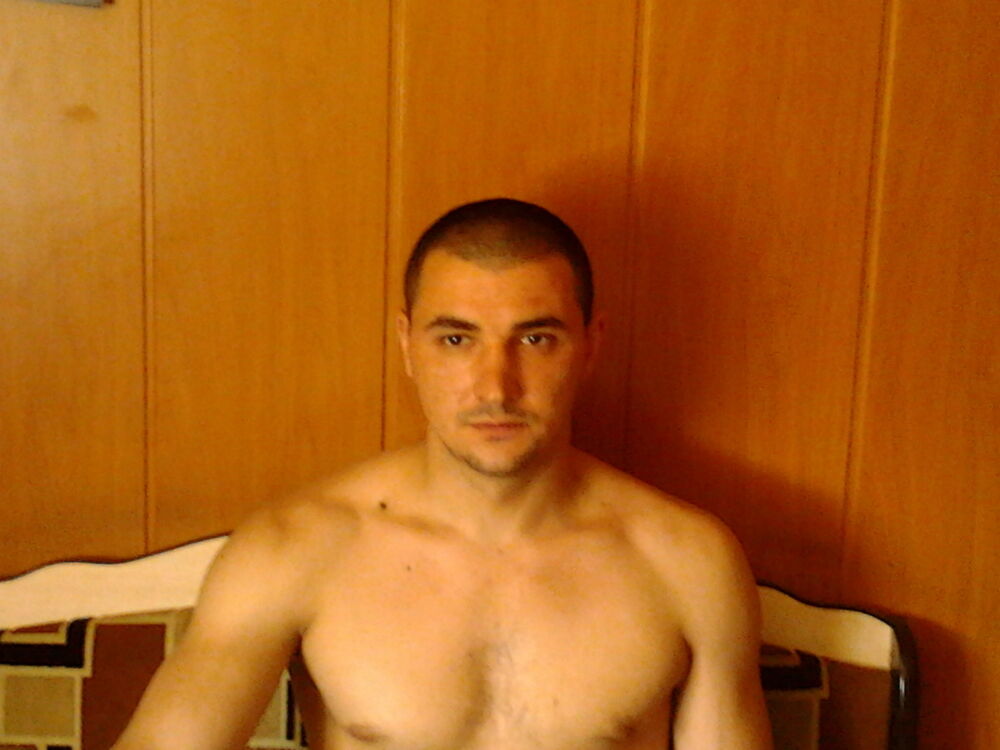  4425071  Shura, 41 ,    