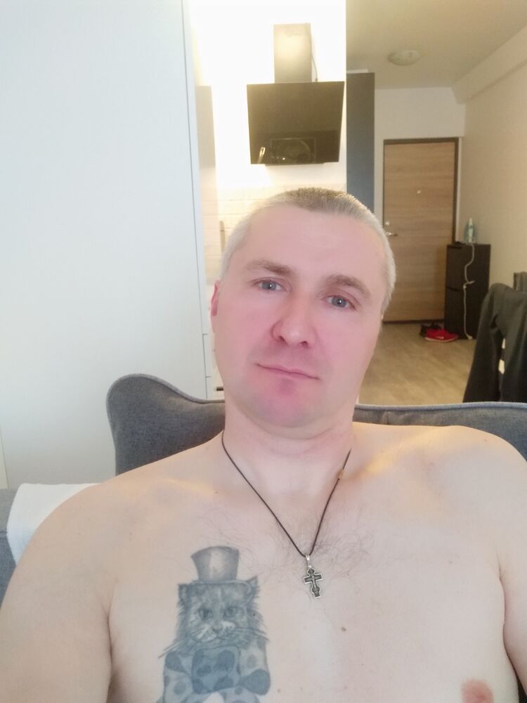  ,   Nikolajus, 43 ,   ,   