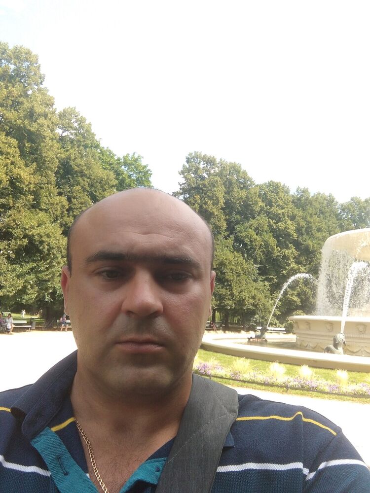  21385981  , 40 ,    