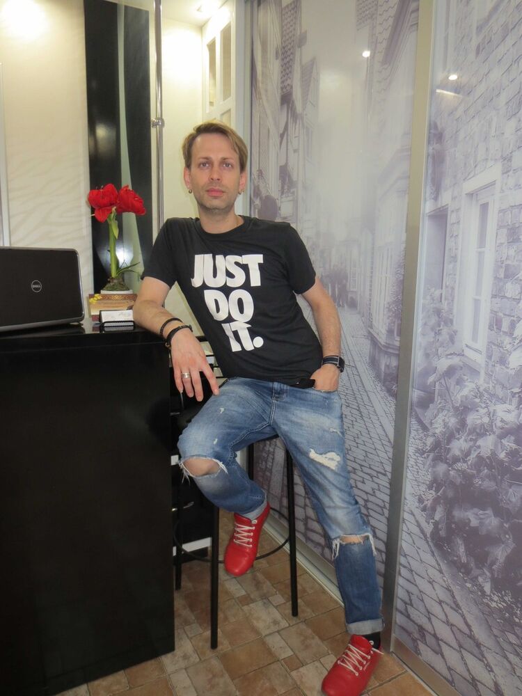  9650601  Ed Kisik, 44 ,    