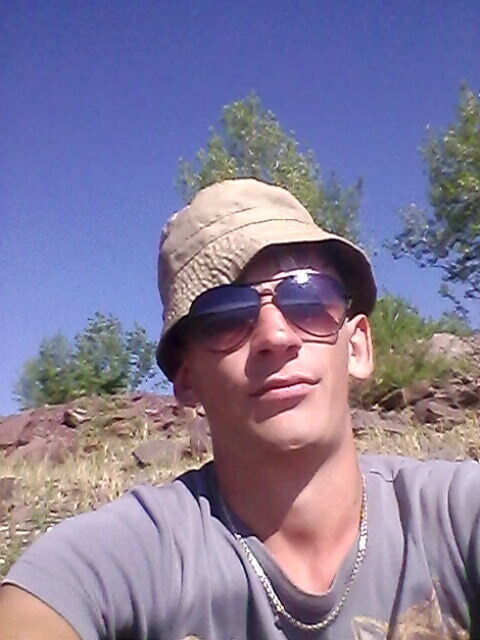  46299361  Roman, 34 ,    