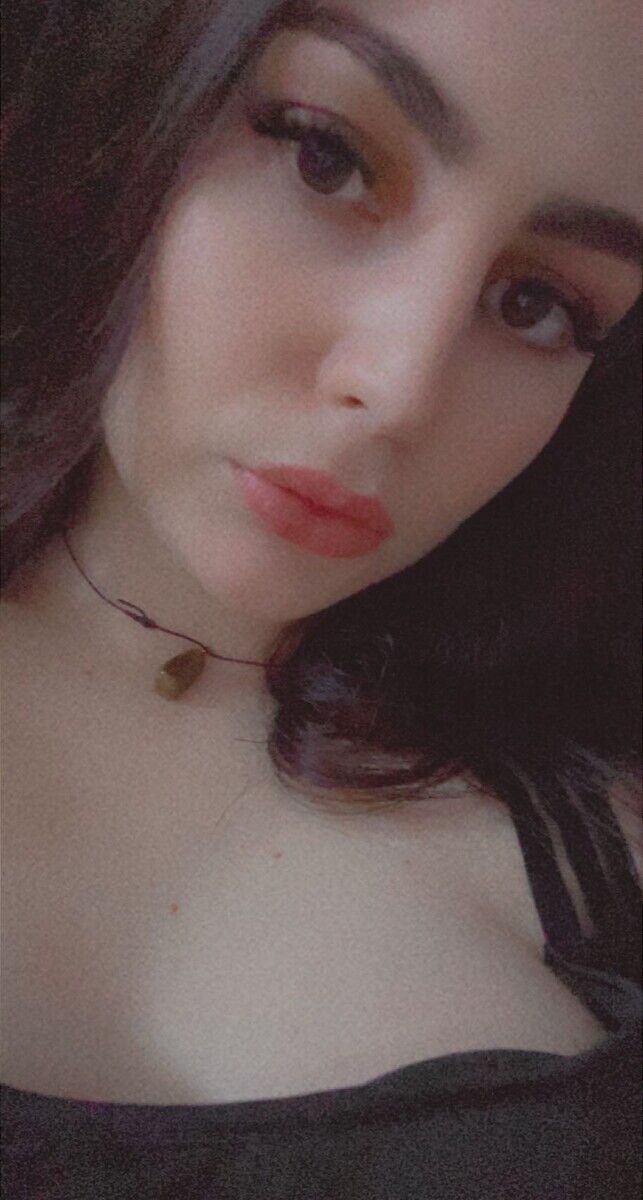  22495771  Anna, 27 ,    