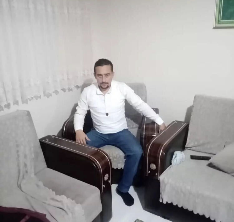  30565701  Erdal, 39 ,    