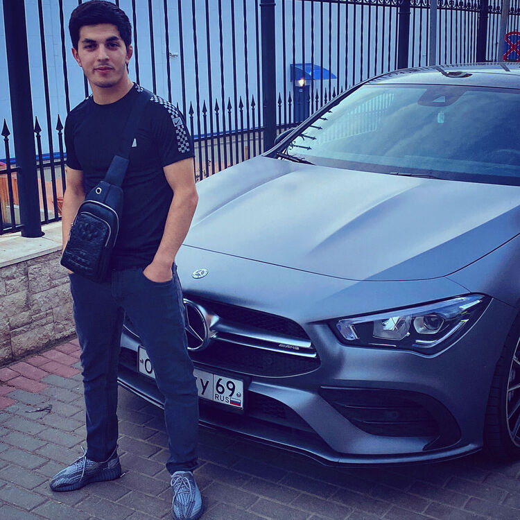  23489701  Royal, 27 ,    