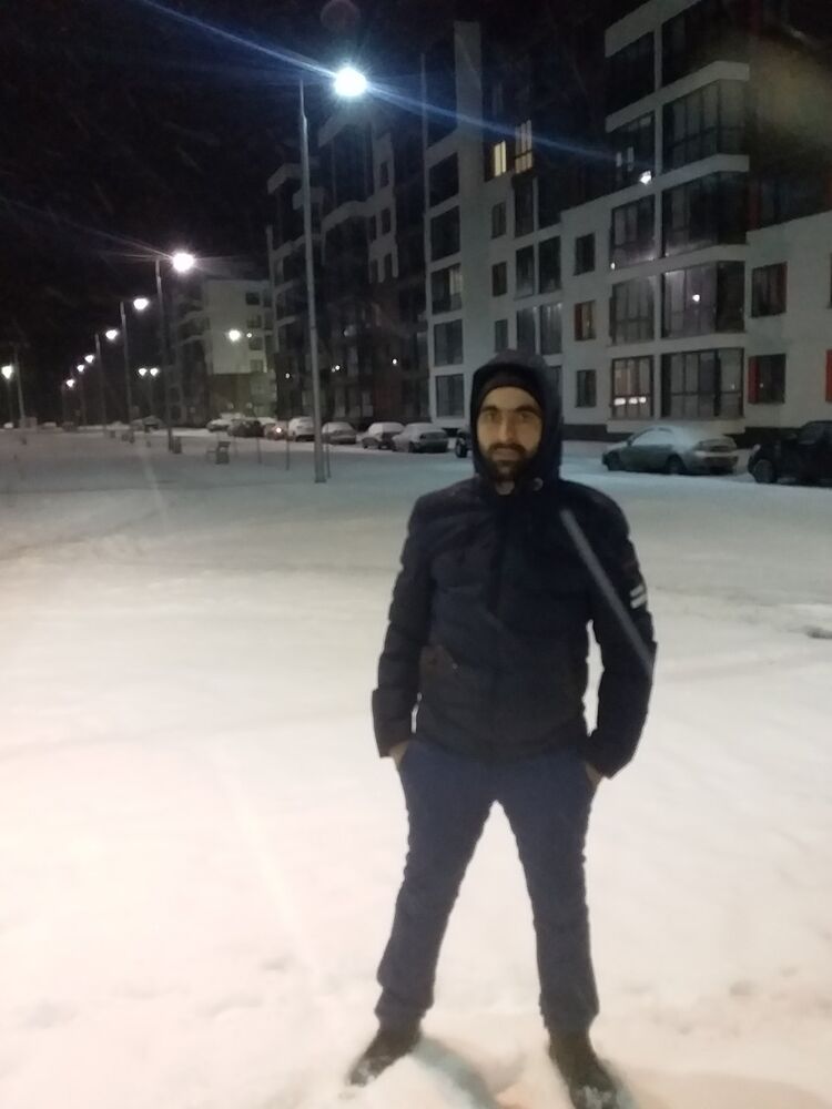  18918121  Roman, 35 ,    