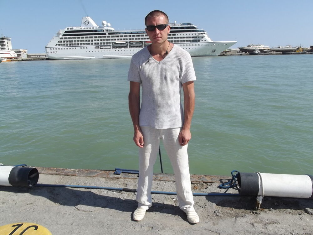  ,   Denis, 42 ,   
