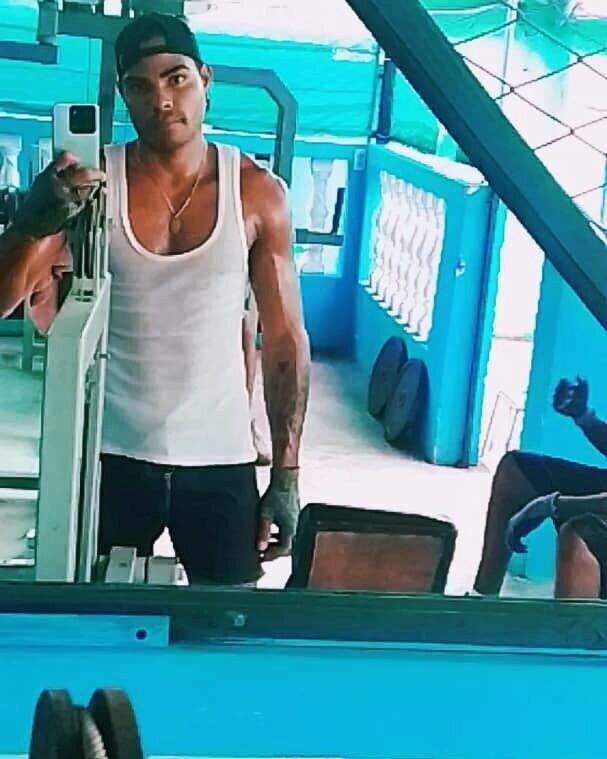  ,   Roberto, 28 ,   ,   