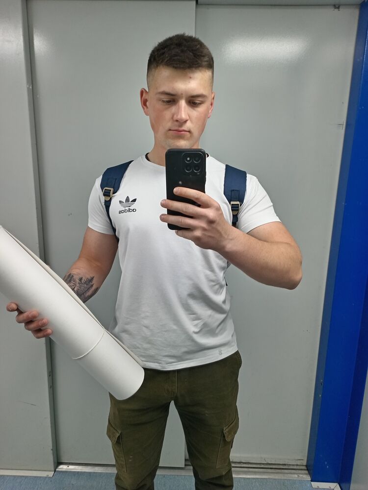  44833831  , 23 ,    
