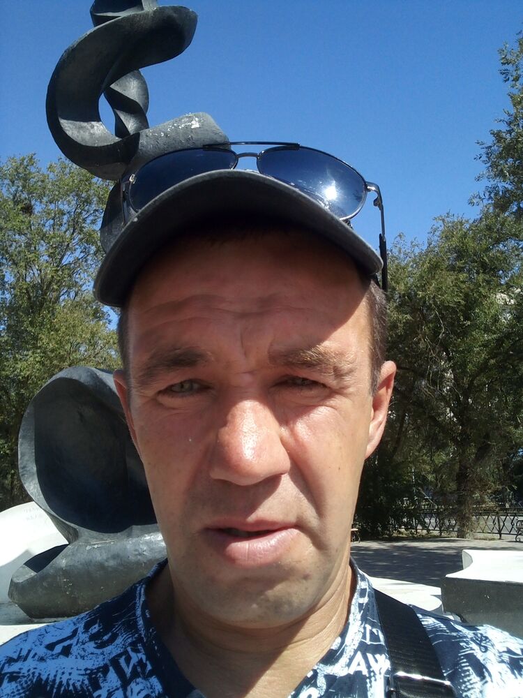  46487381  Viktor, 34 ,    