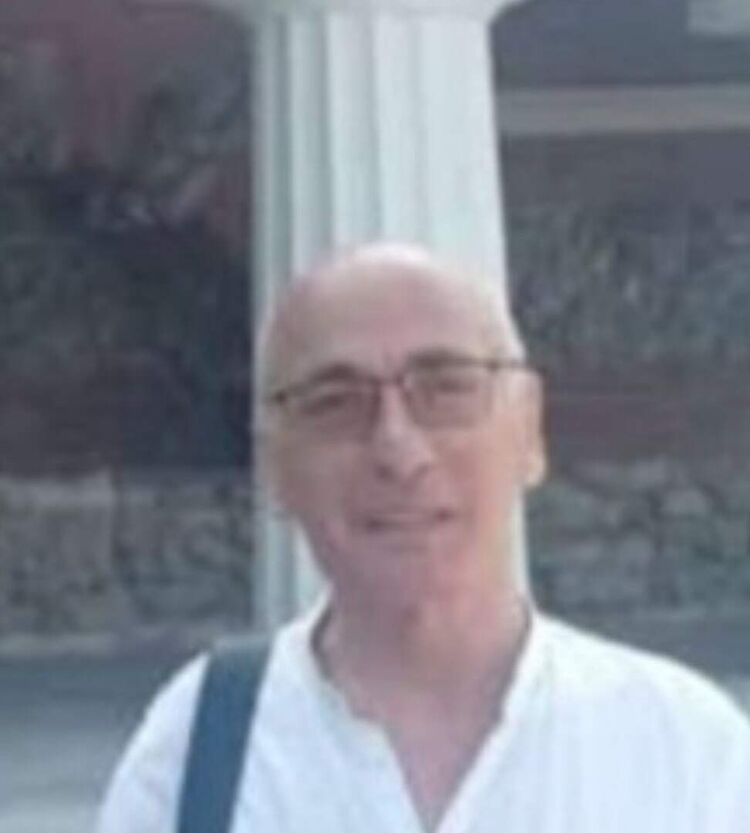  42528081  Roman, 69 ,    