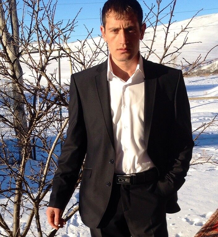  ,   Garik, 34 ,   
