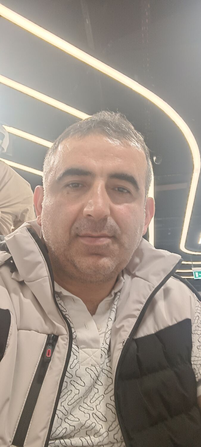  53005471  Efe, 45 ,    