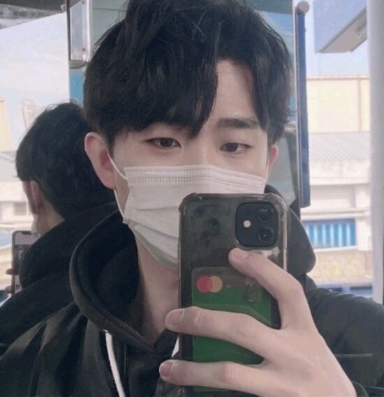  25552341  Jihoon, 27 ,    