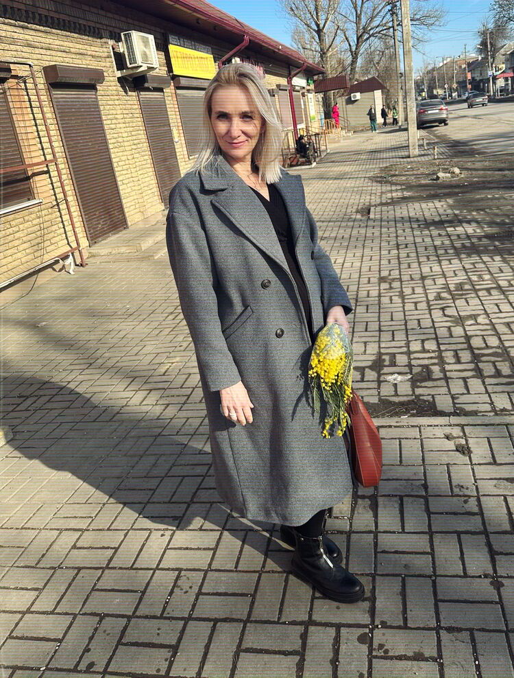  52701081  Oksana, 47 ,    