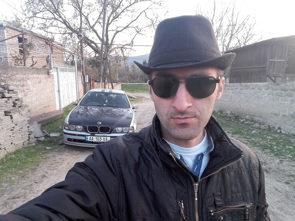  11981001  Gogola, 36 ,    