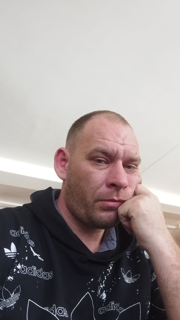  ,   Stas, 32 ,   