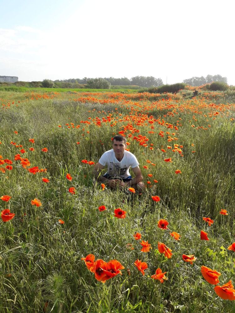  40567431  Bakhtiyor, 44 ,    