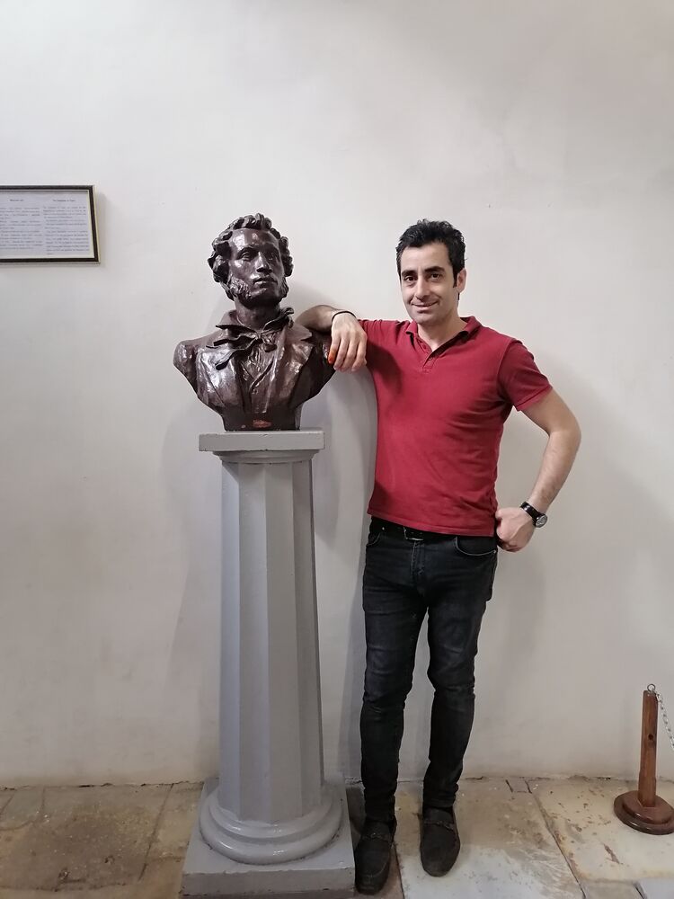  41423031  Mehmet, 40 ,    
