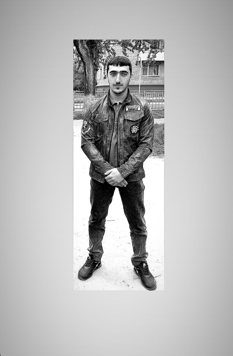  34609701  Armen, 23 ,    