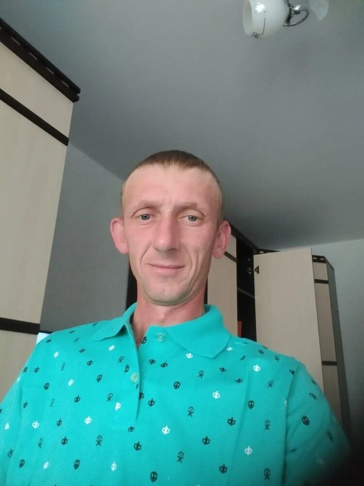  46928371  , 36 ,    